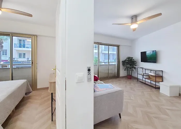 Bleu De Juan * Antibes